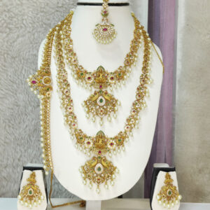 lakshimi peacock necklace set with hipbelt and mangtikka